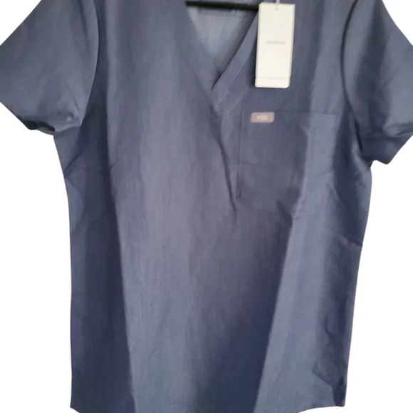Figs Catarina one pocket gray scrub top, size small nwt - Picture 3 of 4